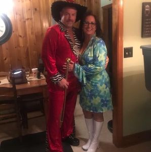 Meet your Posher, Chris-dana o'neal